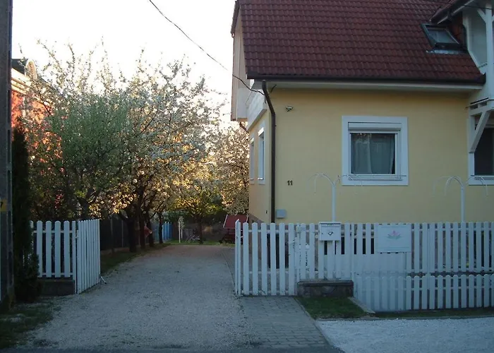 Апартаменты Apartman Heviz Holiday Хевиз
